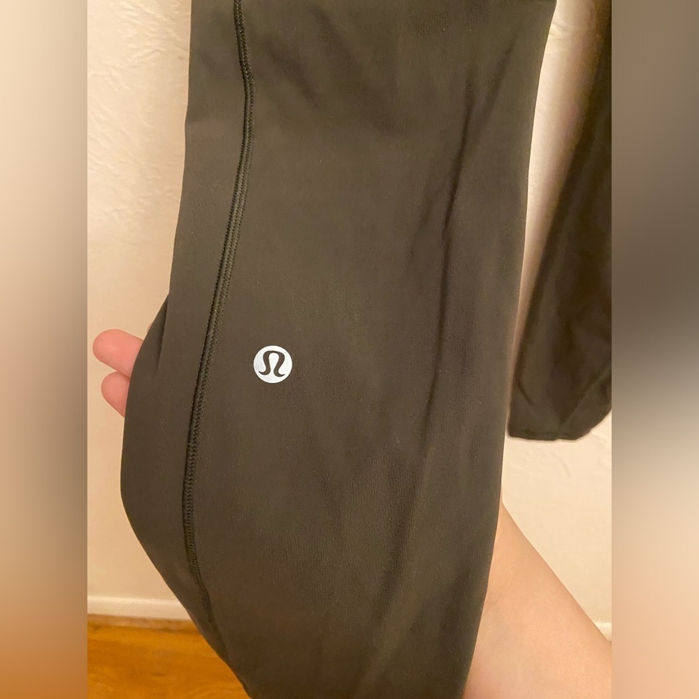 Lululemon legging - Picture 6 of 9